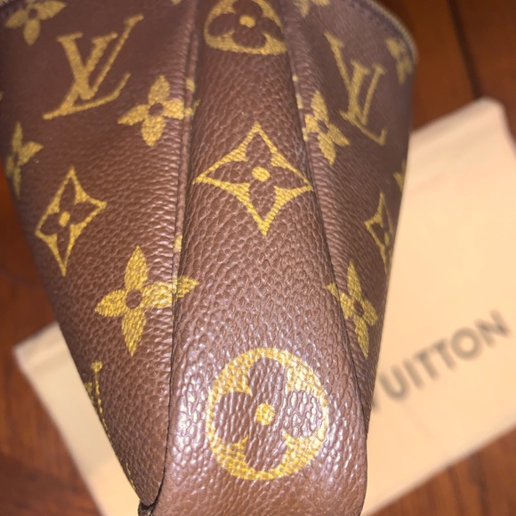 Louis Vuitton Pochette - Picture 9 of 12